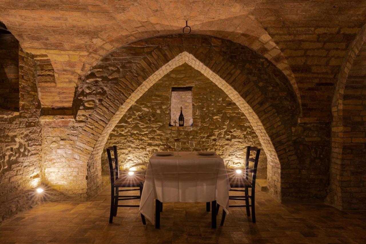 Castello Di Petecciano B&B Mosciano SantʼAngelo Exterior foto