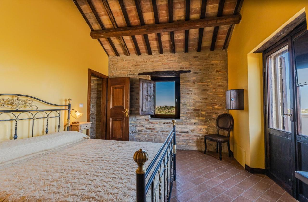 Castello Di Petecciano B&B Mosciano SantʼAngelo Exterior foto